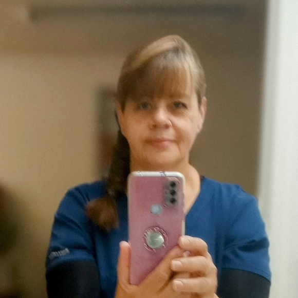 Meet your Posher, Elisabeth - Picture 1 of 1